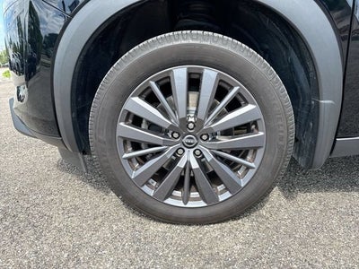 2023 Nissan Pathfinder SL 4WD