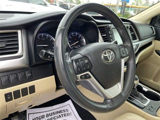 2016 Toyota Highlander XLE in Woodhaven, MI - Feldman Chrysler Dodge Jeep Ram Auto Group